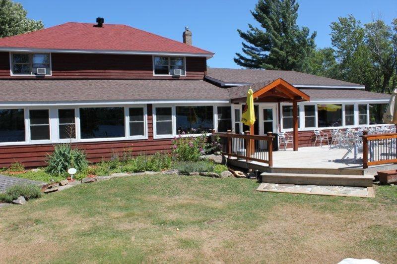 Red Umbrella Inn Minden Hills Dış mekan fotoğraf