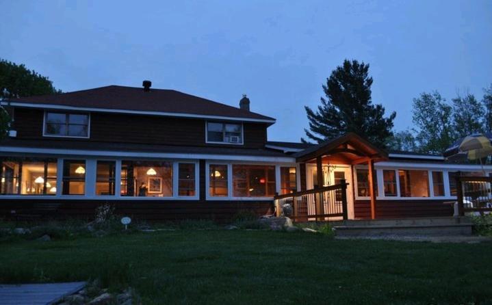 Red Umbrella Inn Minden Hills Dış mekan fotoğraf
